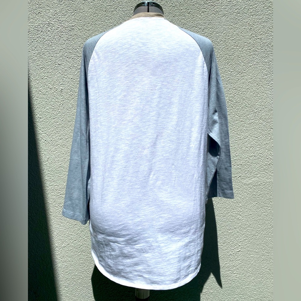 The Gap collarless Optic White & Grey women’s Baseballl T-shirt size medium - Picture 3 of 4